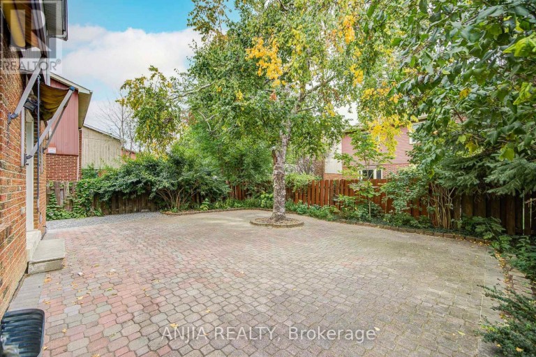 3 MOSSBROOK CRESCENT, Toronto (Steeles), Ontario, M1W2W8