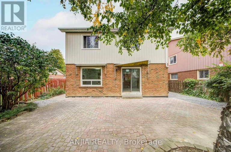 3 MOSSBROOK CRESCENT, Toronto (Steeles), Ontario, M1W2W8