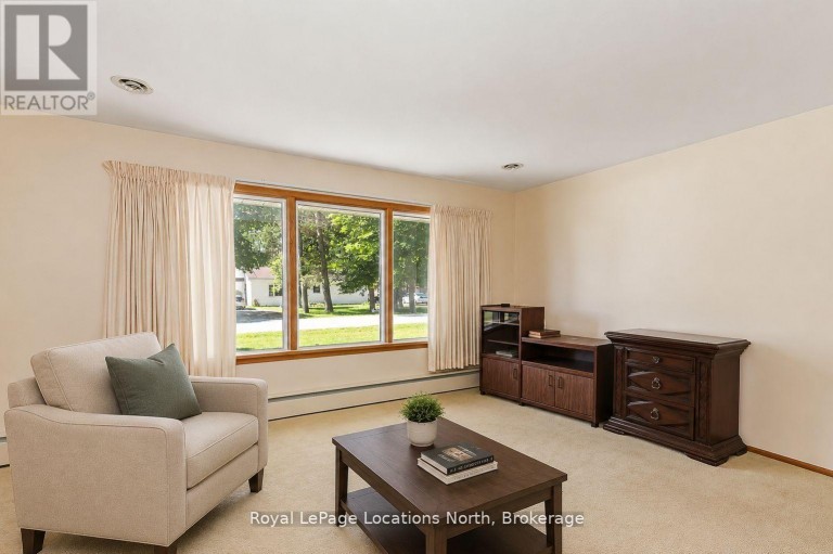 2 BUIST STREET, Clearview (Nottawa), Ontario, L0M1P0