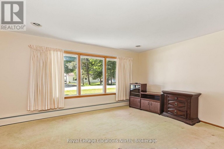 2 BUIST STREET, Clearview (Nottawa), Ontario, L0M1P0