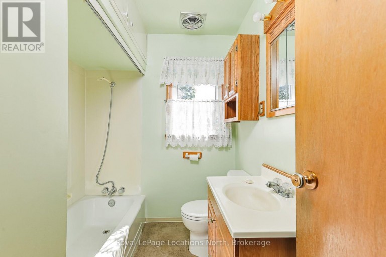 2 BUIST STREET, Clearview (Nottawa), Ontario, L0M1P0