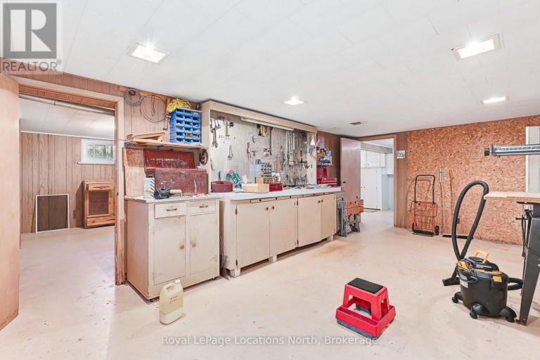 2 BUIST STREET, Clearview (Nottawa), Ontario, L0M1P0