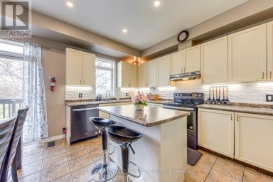 3117 JOEL KERBEL PLACE Mississauga (Applewood) Ontario photo 11