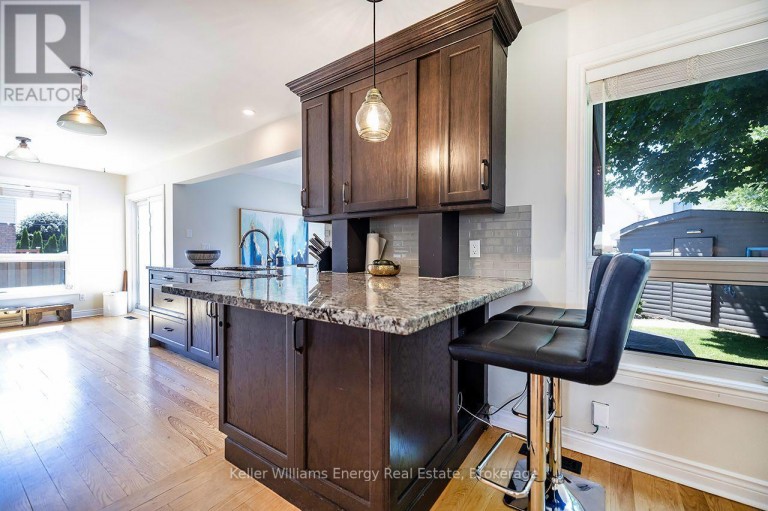 329 CHALLENGER COURT, Clarington (Newcastle), Ontario, L1B1K4