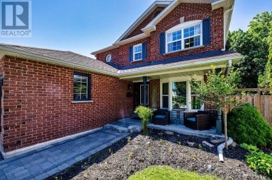 329 CHALLENGER COURT Clarington (Newcastle) Ontario photo 4