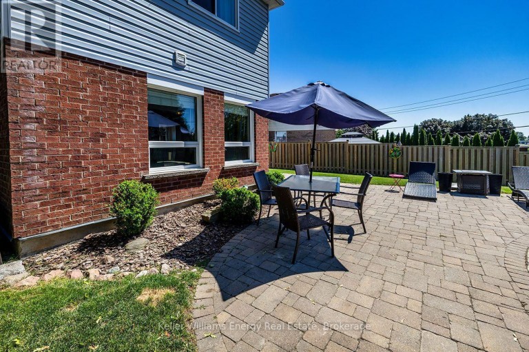 329 CHALLENGER COURT, Clarington (Newcastle), Ontario, L1B1K4