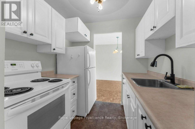 509 - 358 QUEEN MARY ROAD, Kingston (West of Sir John A. Blvd), Ontario, K7M7E8