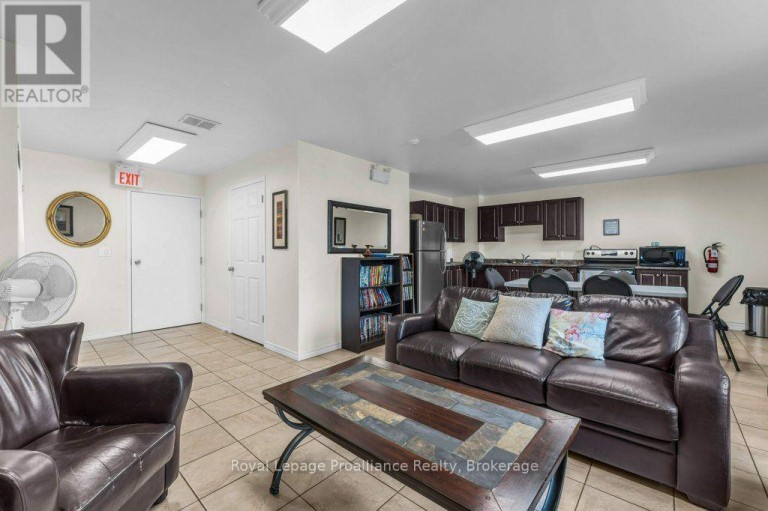 509 - 358 QUEEN MARY ROAD, Kingston (West of Sir John A. Blvd), Ontario, K7M7E8
