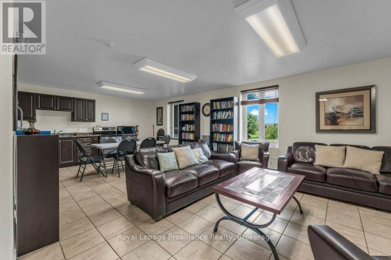 509 - 358 QUEEN MARY ROAD, Kingston (West of Sir John A. Blvd), Ontario, K7M7E8