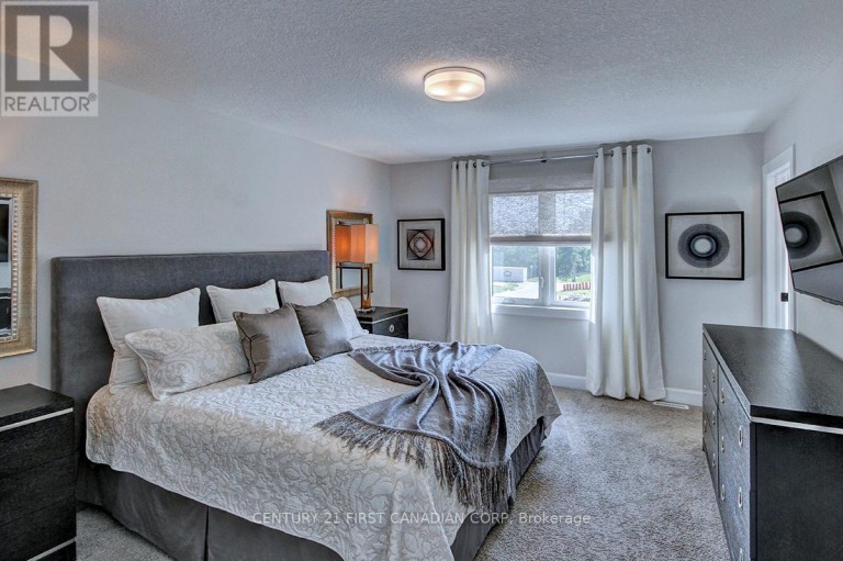 420 OLD WONDERLAND ROAD, London South (South N), Ontario, N6K3R2