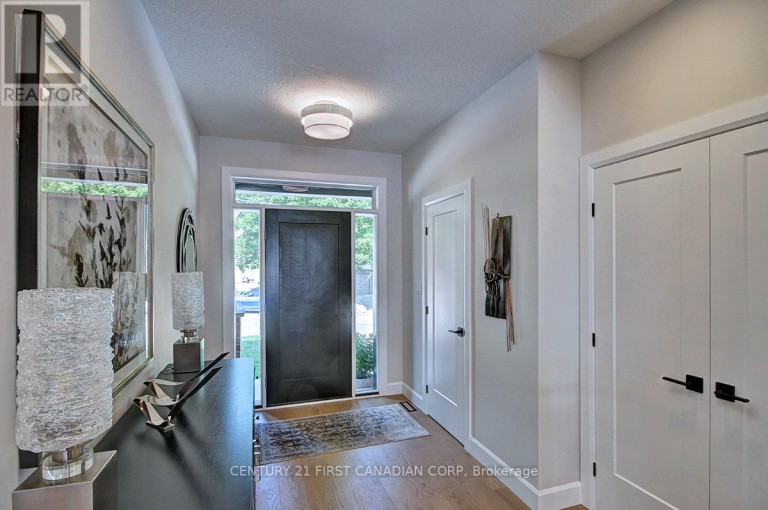 420 OLD WONDERLAND ROAD, London South (South N), Ontario, N6K3R2