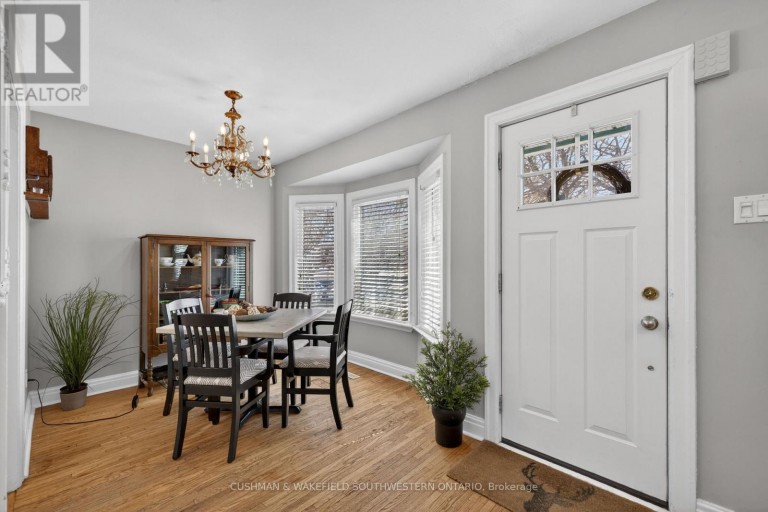56 THOMAS JANES DRIVE, London South (South G), Ontario, N6C2G9