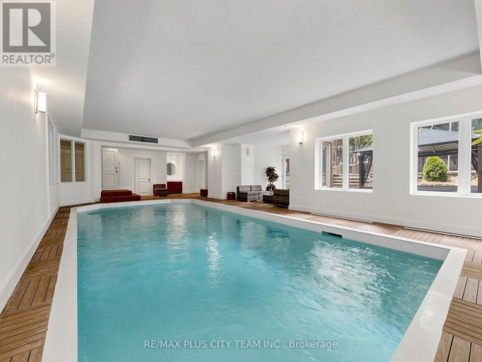 208 CARMICHAEL AVENUE, Toronto (Bedford Park-Nortown), Ontario, M5M2X3