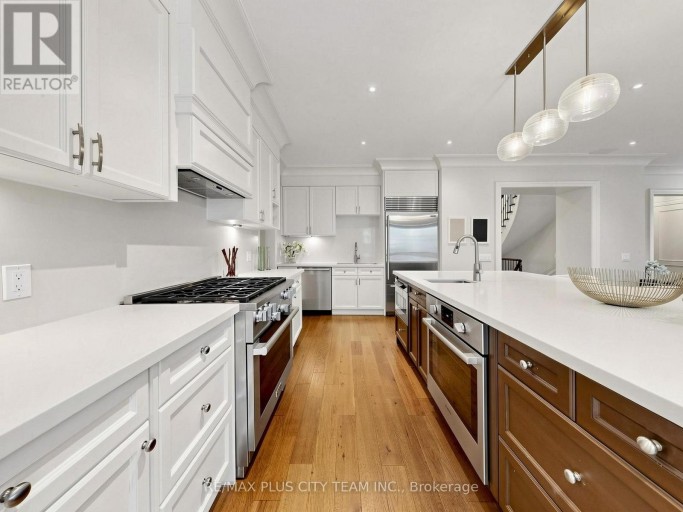 208 CARMICHAEL AVENUE, Toronto (Bedford Park-Nortown), Ontario, M5M2X3