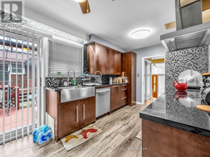121 JANRAY DRIVE, Toronto (Woburn), Ontario, M1G1Y8