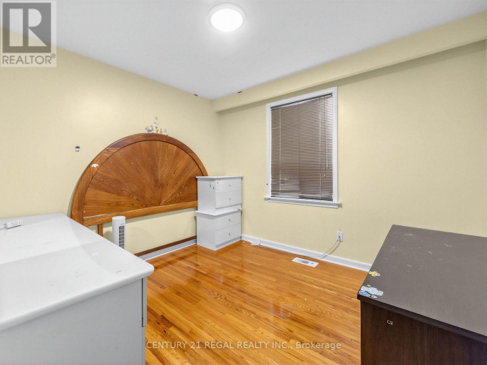121 JANRAY DRIVE, Toronto (Woburn), Ontario, M1G1Y8