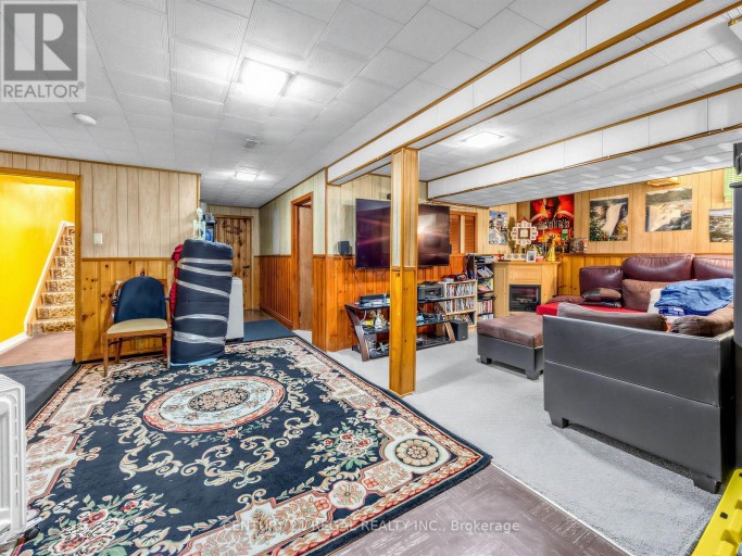 121 JANRAY DRIVE, Toronto (Woburn), Ontario, M1G1Y8