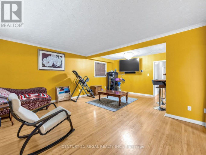 121 JANRAY DRIVE, Toronto (Woburn), Ontario, M1G1Y8