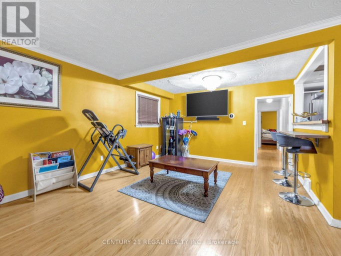 121 JANRAY DRIVE, Toronto (Woburn), Ontario, M1G1Y8