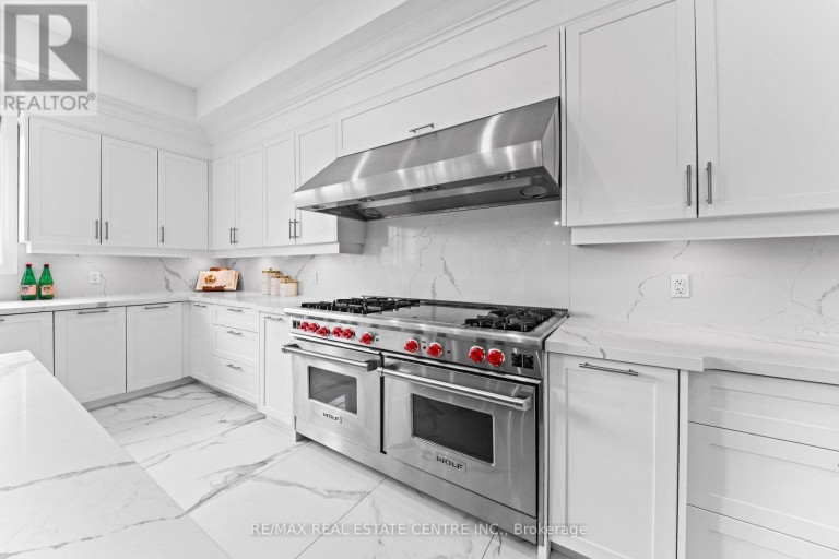 10 ROLLING GREEN COURT, Vaughan (Kleinburg), Ontario, L4H4K7