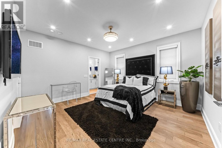 10 ROLLING GREEN COURT, Vaughan (Kleinburg), Ontario, L4H4K7