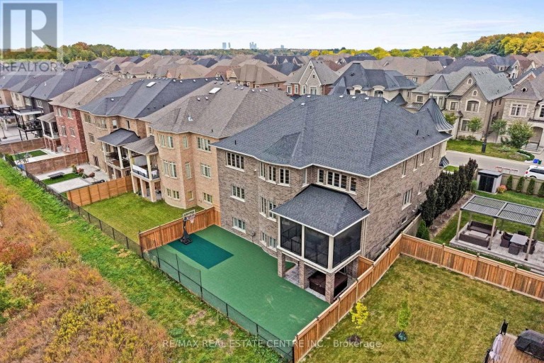 10 ROLLING GREEN COURT, Vaughan (Kleinburg), Ontario, L4H4K7
