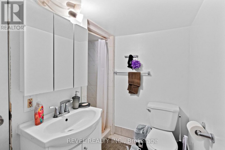 33 CLINE AVENUE N, Hamilton (Westdale), Ontario, L8S3Z3