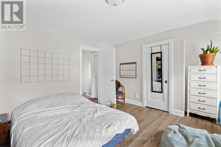 33 CLINE AVENUE N, Hamilton (Westdale), Ontario, L8S3Z3