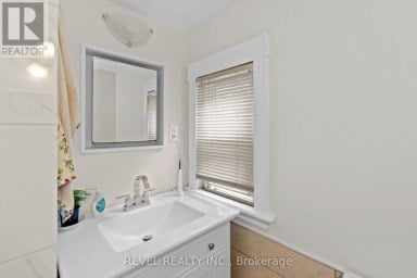 33 CLINE AVENUE N Hamilton (Westdale) Ontario photo 8