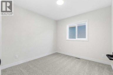 63 Annette Rise NW Calgary Alberta photo 39