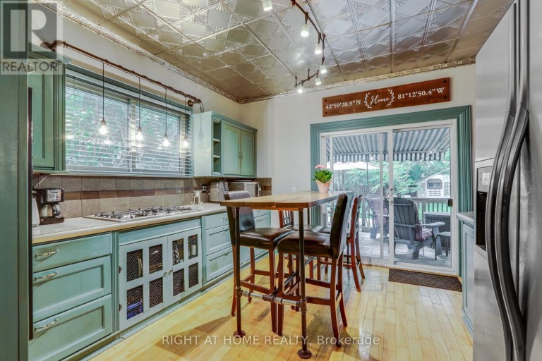 1053 FRANCES STREET, London East (East M), Ontario, N5W2L8