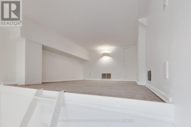 22 - 1666 QUEEN STREET E Toronto (Woodbine Corridor) Ontario photo 11