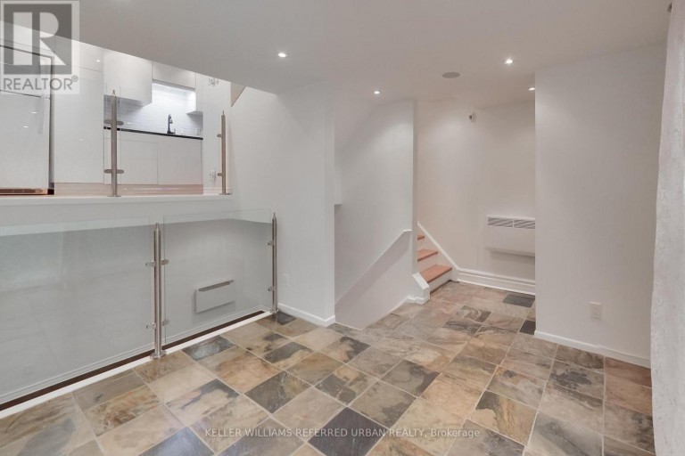22 - 1666 QUEEN STREET E, Toronto (Woodbine Corridor), Ontario, M4L1G3
