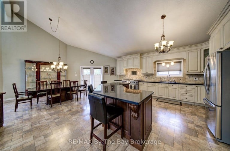 32 BRIDLEWOOD CRESCENT, Wasaga Beach, Ontario, L9Z1B4