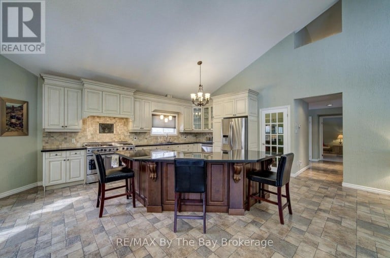 32 BRIDLEWOOD CRESCENT, Wasaga Beach, Ontario, L9Z1B4