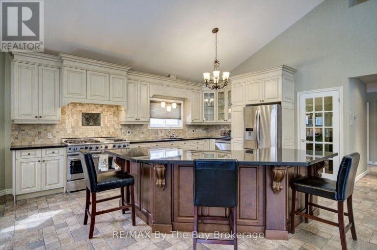32 BRIDLEWOOD CRESCENT, Wasaga Beach, Ontario, L9Z1B4