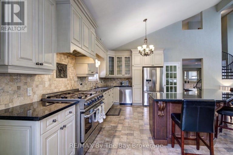 32 BRIDLEWOOD CRESCENT, Wasaga Beach, Ontario, L9Z1B4