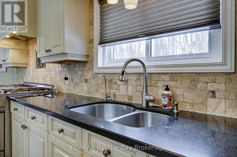 32 BRIDLEWOOD CRESCENT, Wasaga Beach, Ontario, L9Z1B4