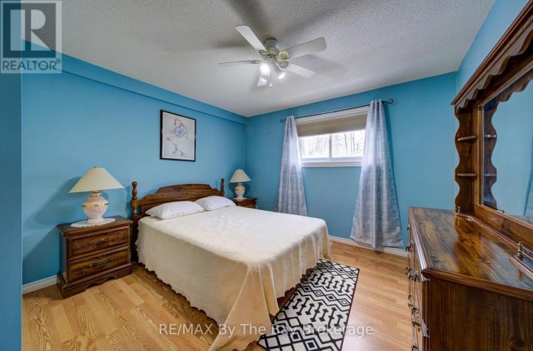 32 BRIDLEWOOD CRESCENT, Wasaga Beach, Ontario, L9Z1B4