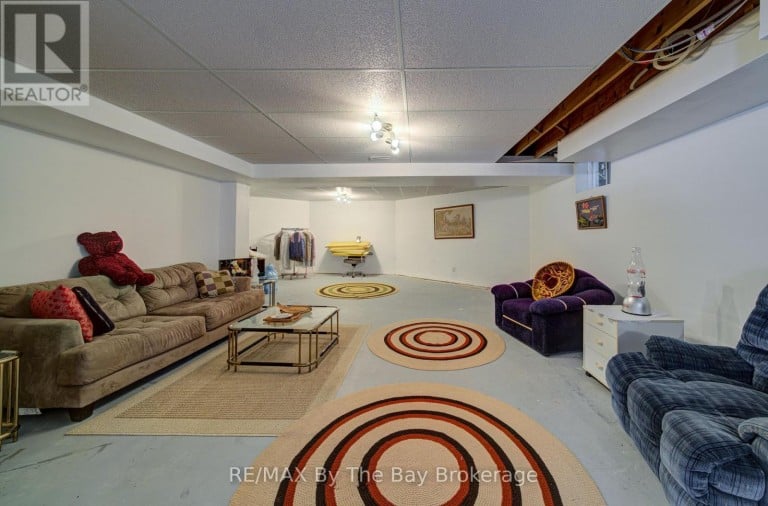 32 BRIDLEWOOD CRESCENT, Wasaga Beach, Ontario, L9Z1B4