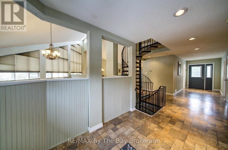 32 BRIDLEWOOD CRESCENT, Wasaga Beach, Ontario, L9Z1B4