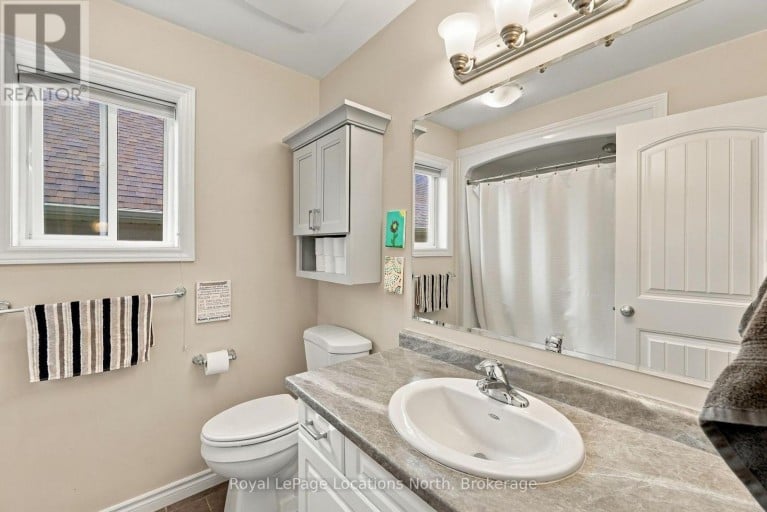 15 KAYLA CRESCENT, Collingwood, Ontario, L9Y5K9