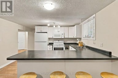 15 KAYLA CRESCENT Collingwood Ontario photo 32