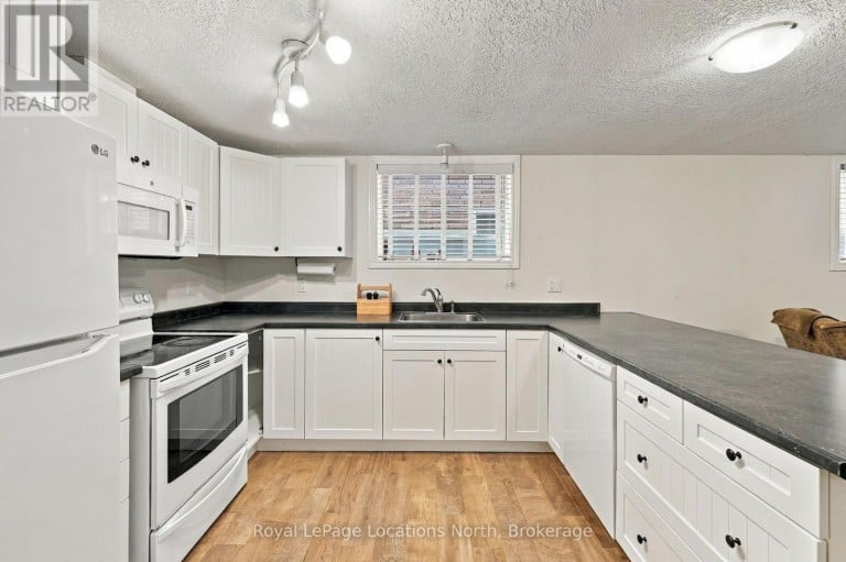 15 KAYLA CRESCENT, Collingwood, Ontario, L9Y5K9