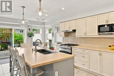 15 KAYLA CRESCENT Collingwood Ontario photo 6