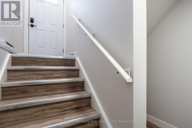 27 BROCK STREET St. Marys Ontario photo 3
