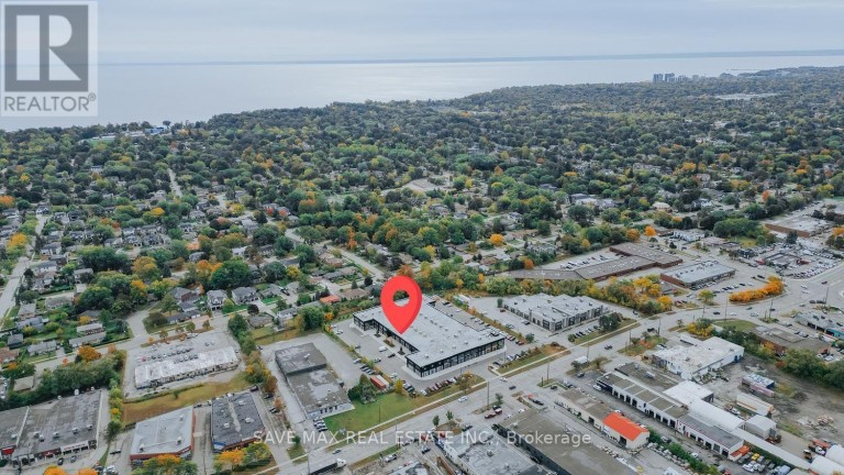 16 - 530 SPEERS ROAD, Oakville (QE Queen Elizabeth), Ontario, L6K2G3