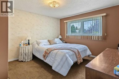 148 Marwood Circle NE Calgary Alberta photo 12