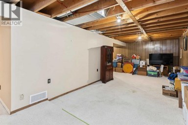 148 Marwood Circle NE Calgary Alberta photo 17