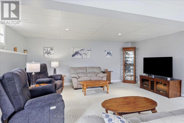2318 SUMAC STREET, Peterborough (Monaghan Ward 2), Ontario, K9K2J9